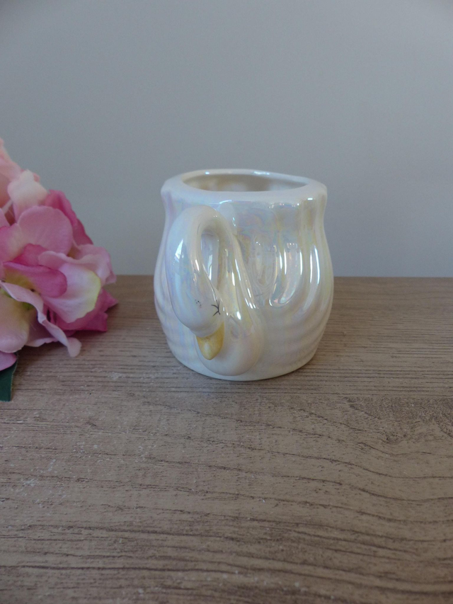 Pot Cygne en Céramique Blanc Irisé Vintage – Gobelet Décoratif pour Salle de Bain, Rangement Maison – Pot à Crayons – Fabriqué à Taïwan