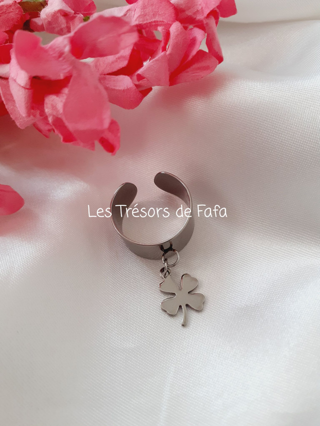 Bague pampille trèfle