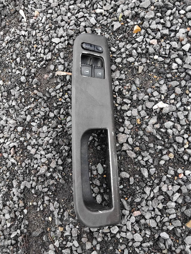 Bouton Lève-vitre conducteur 