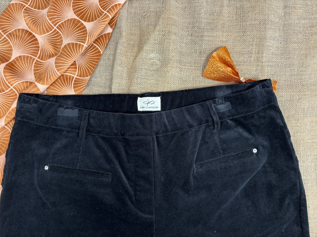 Pantalon en Velours Noir – Julie Guerlande