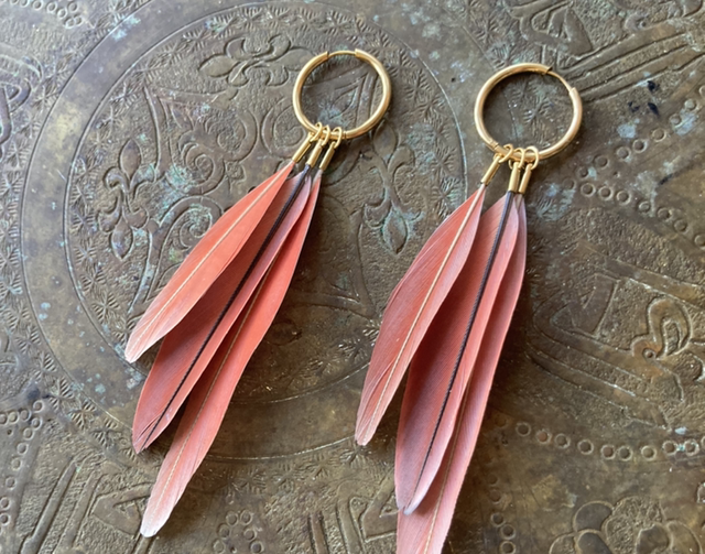 Boucle d’oreille créoles perroquet vieux rose