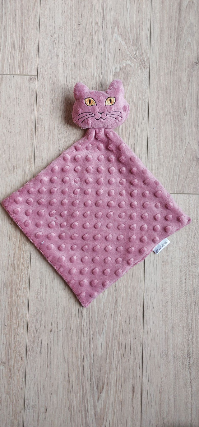 Douchou chat vieux rose