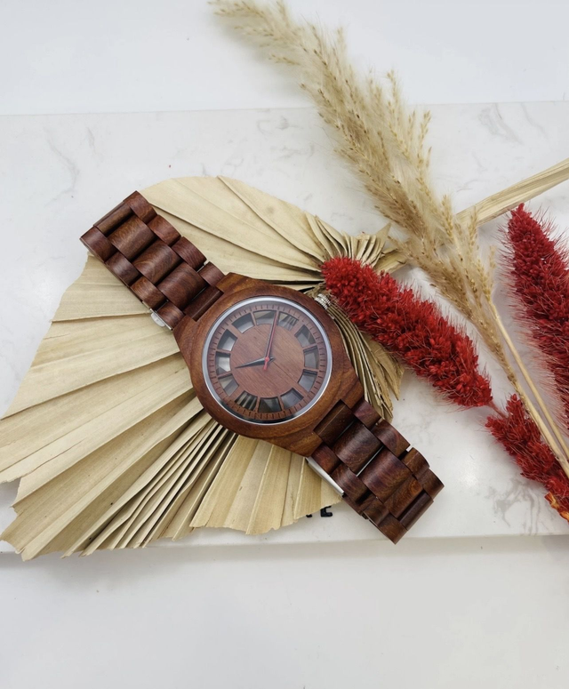 Montre en bois de bambou foncé 