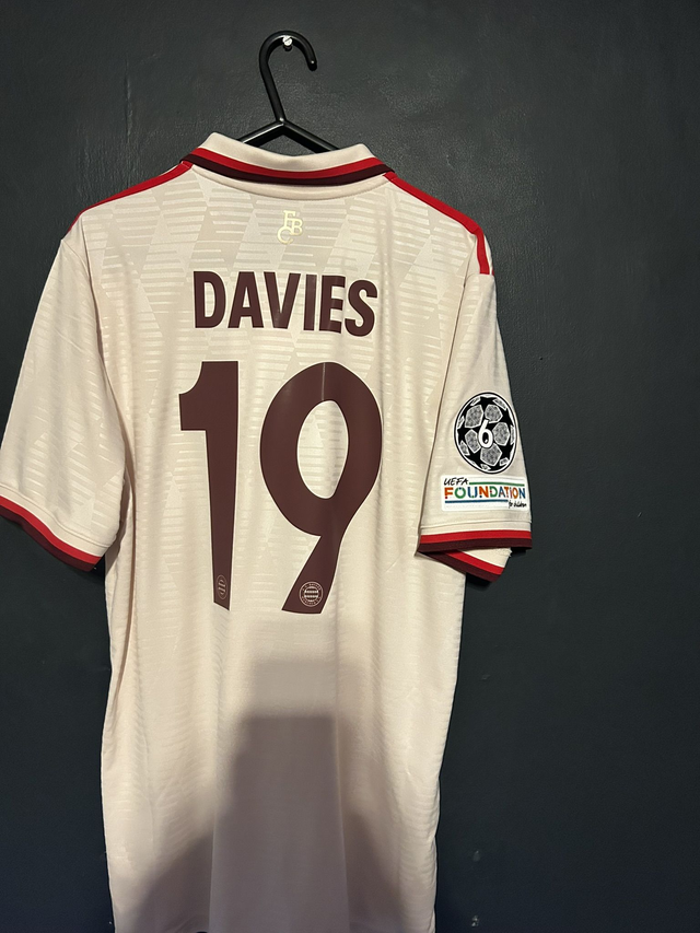 (M) Bayern Munich 2024-25 Third / DAVIES 19