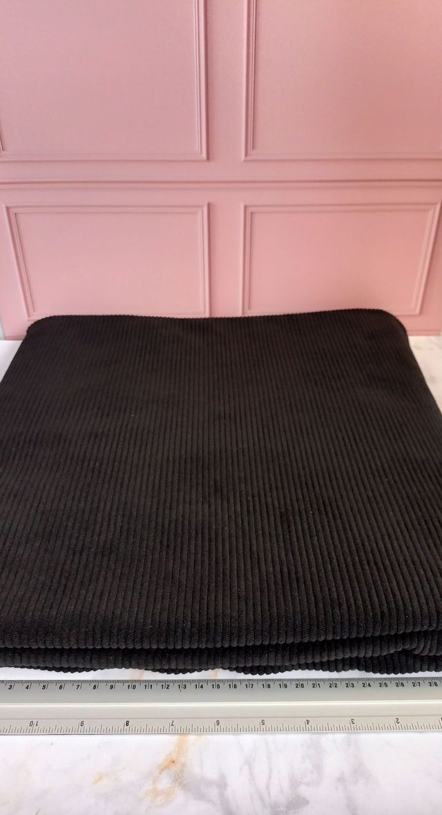 Velours côtelé noir