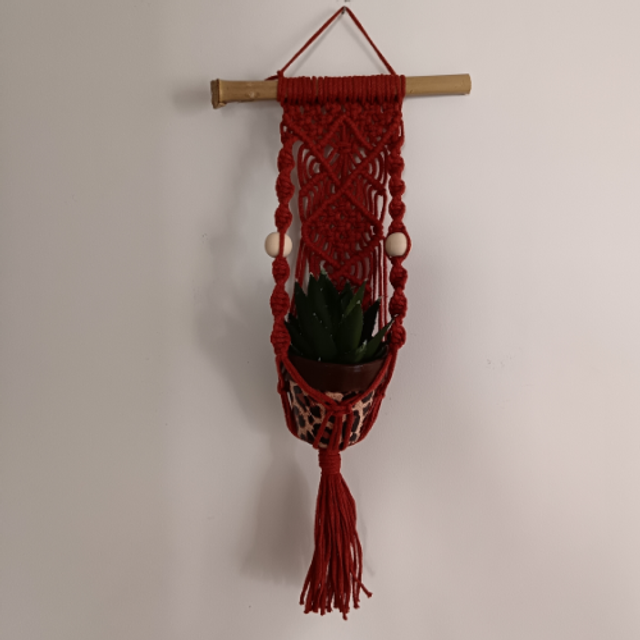 Porte plante mural en macramé losanges terracotta