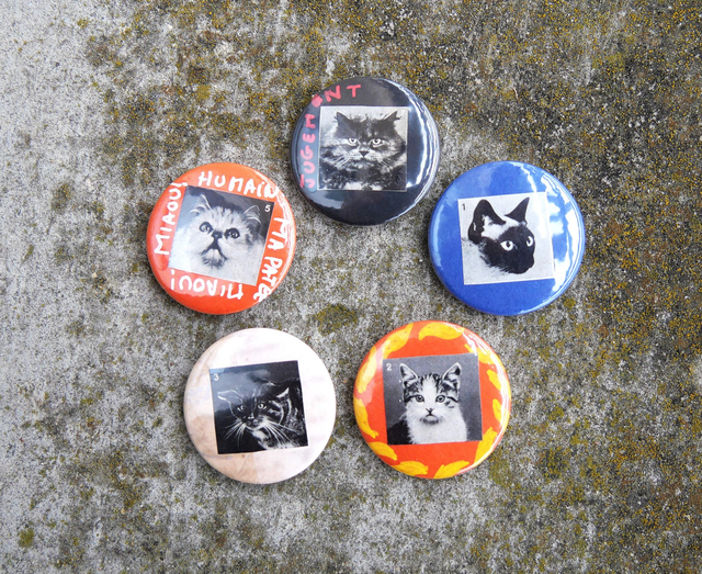 Badges 37mm de récup d'un dictionnaire Larousse de 1971 - Chats