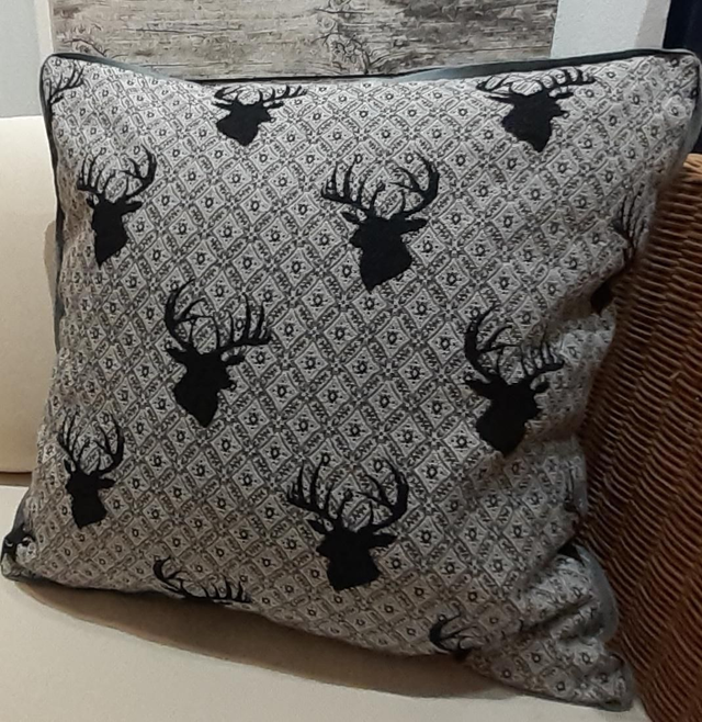 Handmade Kissenhülle Hirschkopf