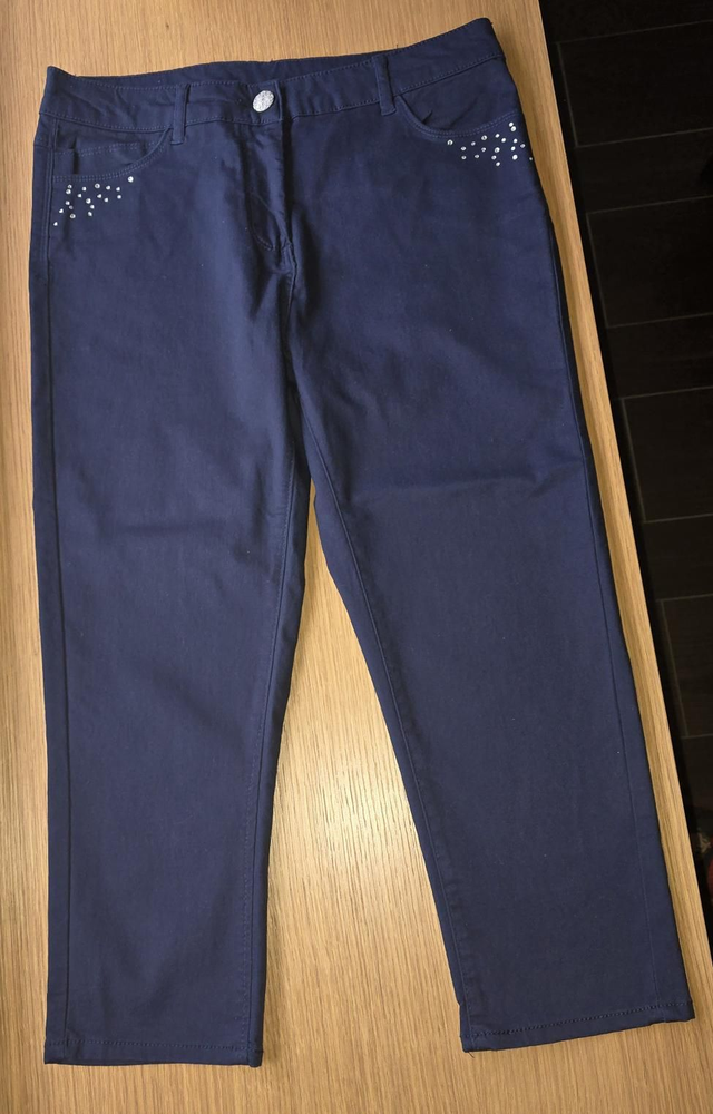 Pantacourt avec strass Taille 40