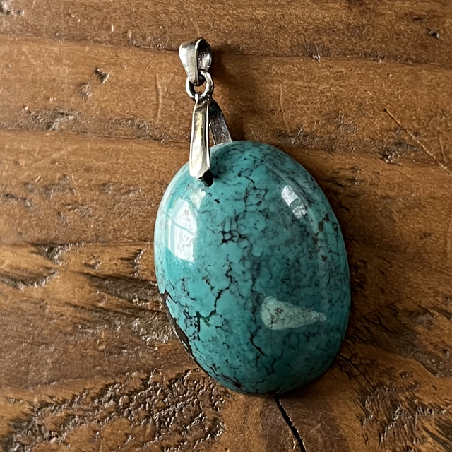 Pendentif en Turquoise d’Hubei et bélière argent