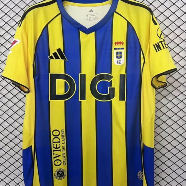 Segunda equipación Real Oviedo 25, 26