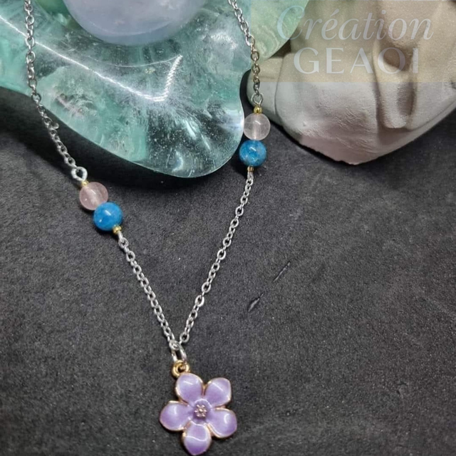 Apatite bleue et quartz fraise