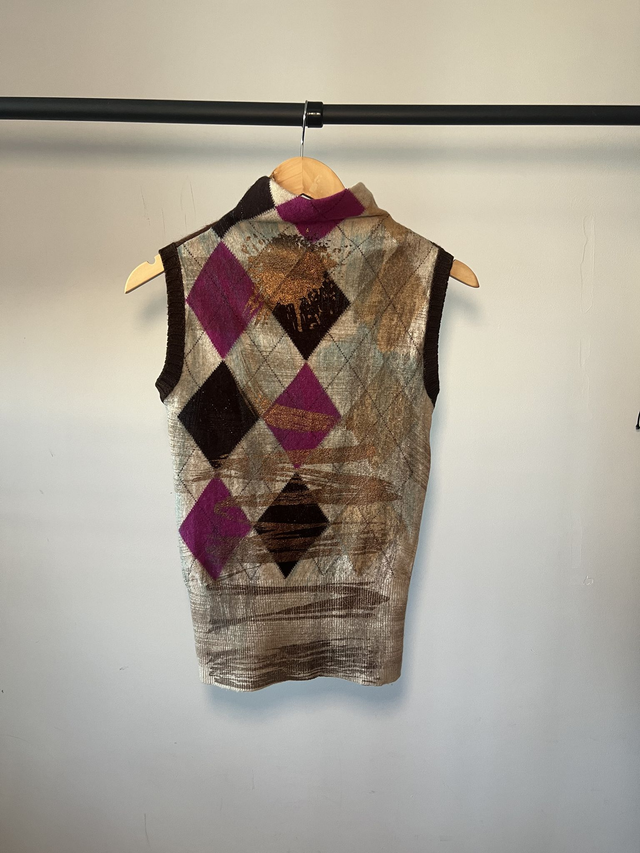 Sleeveless checkered sweater #0001