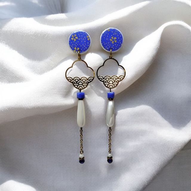 Boucles d'oreilles pendantes motifs japonais bleu foncé