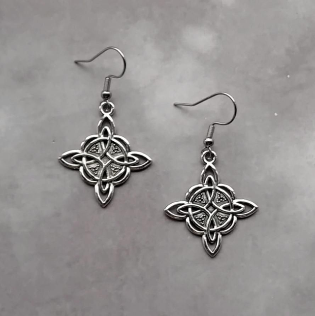 Patterned Witch's Knot Earrings 