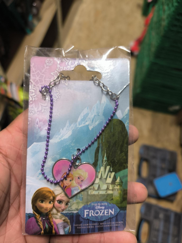 PENDENTIF REINE DES NEIGES 