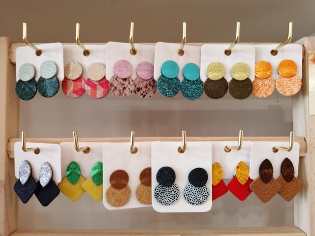 Boucles d'oreille fixes en cuir