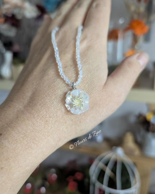 Collier Pierre de Lune Éclose argenté