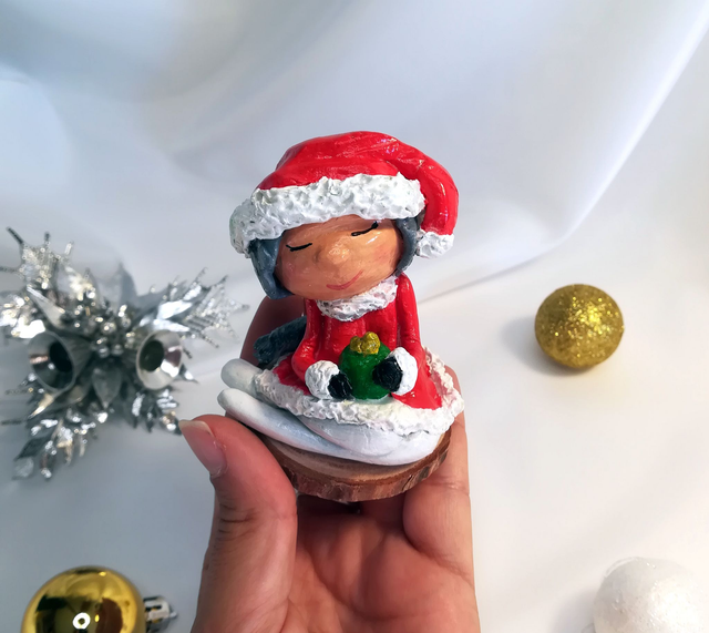 Figurine Mère Noël