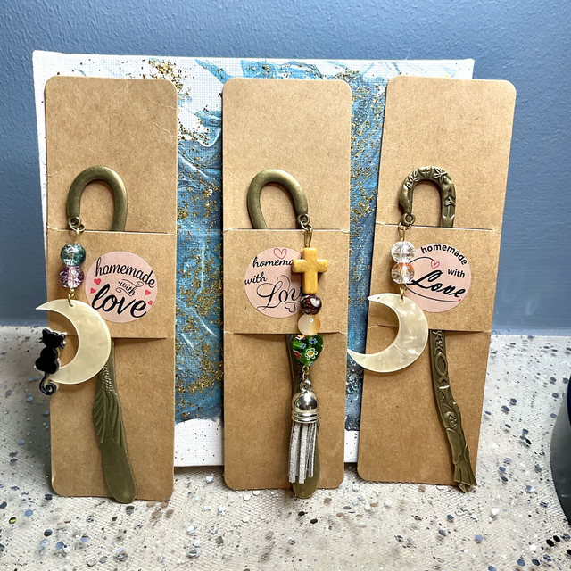 Handmade bookmark. Beautiful bronze colour beaded bookmarks. Perfect gift idea.