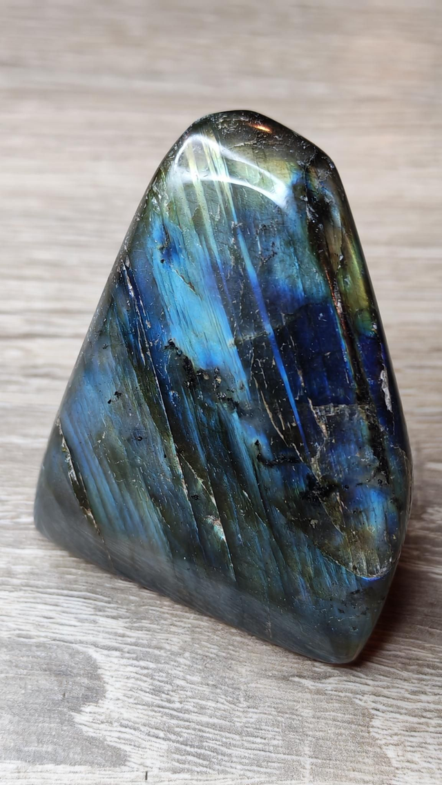 Labradorite polie 