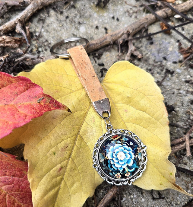 Porte-clés en liège plat naturel et cabochon n°7