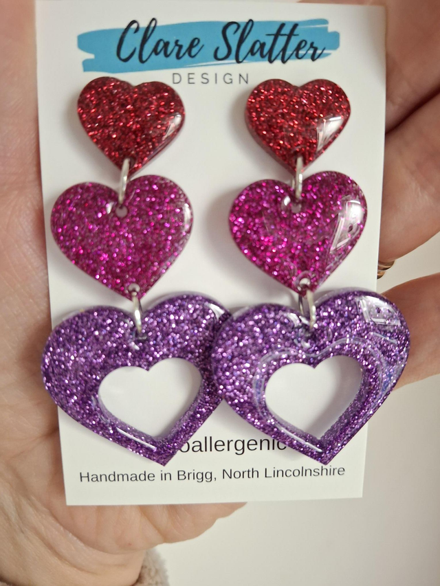 Resin heart dangle earrings
