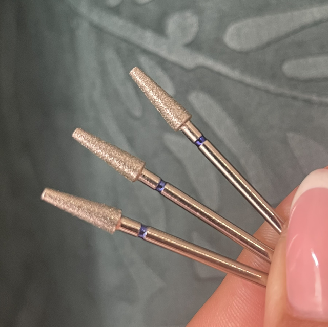 Embout cuticules bleu 