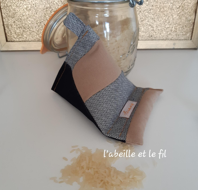 Support de téléphone en jean upcyclé- beige/selvedge