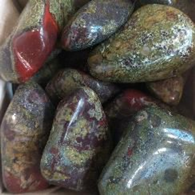 jaspe sanguin (pierre roulée) 