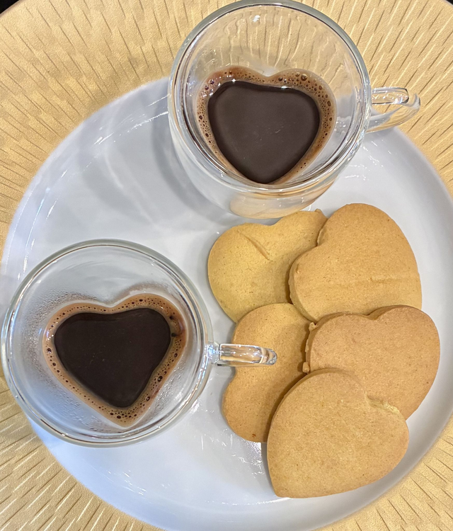 Sablés Bio version coeur (curcuma/gingembre) ou nature -  Prix au Kg soit 3,5 E les 100 gr