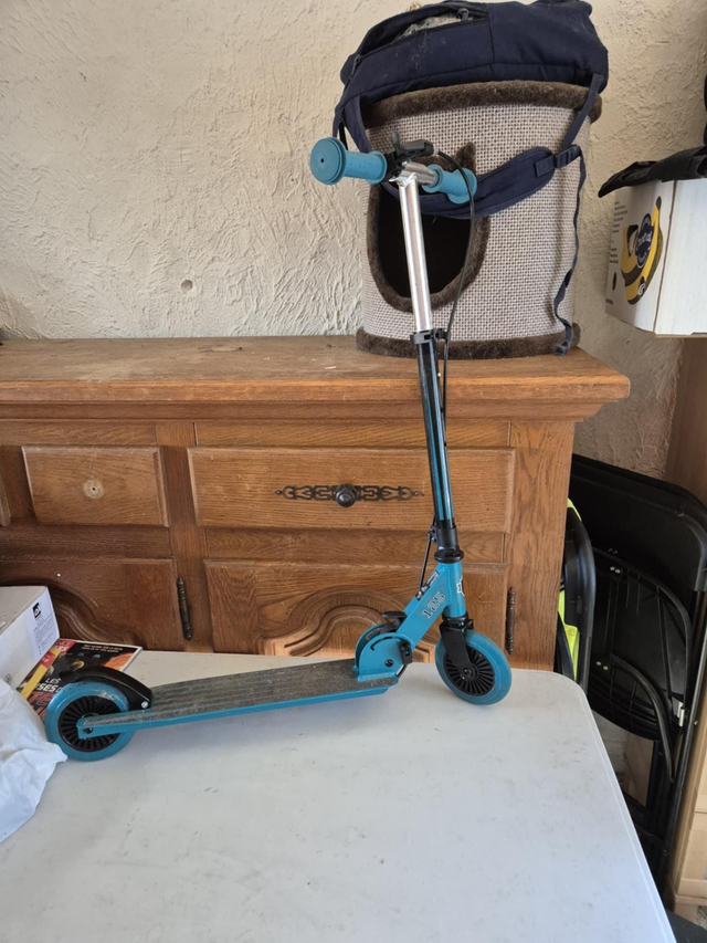 Trotinette bleu