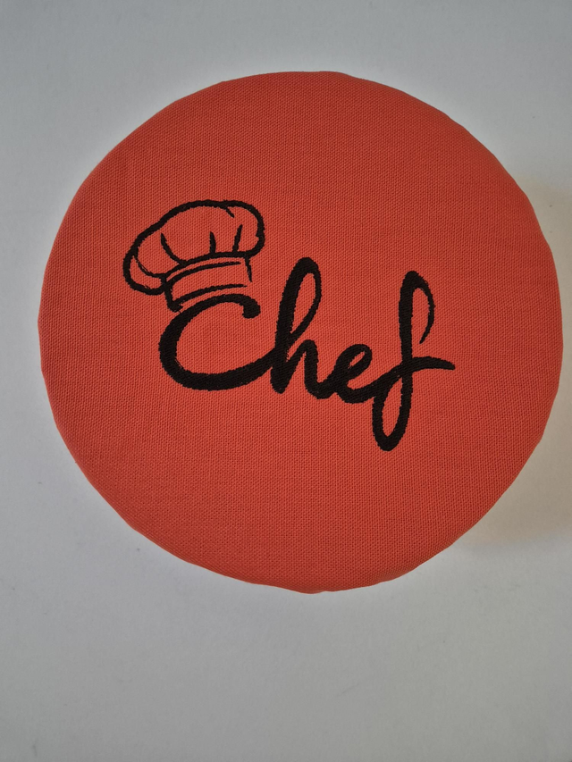 Charlotte brodée pour plat de 20 à 25cm de diamètre 