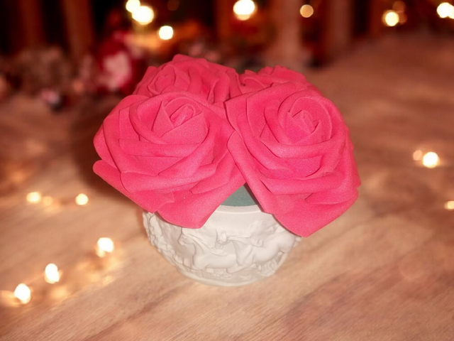 Pot chevaux avec 4  roses aux choix blanche, rouge