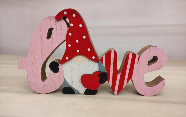 Scritta "Love" in legno