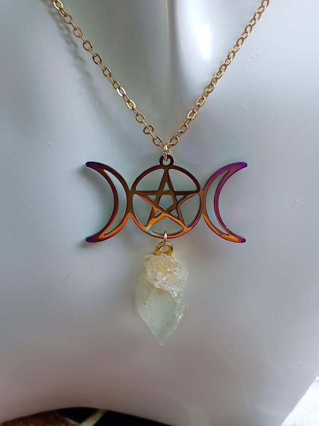 Fluorite and Iridescent Colour Charm Gold Necklace