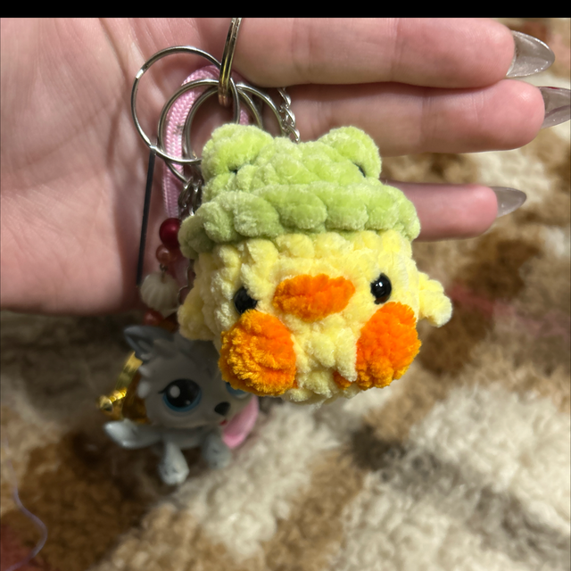 Porte-clés Poussin Chapeau Grenouille