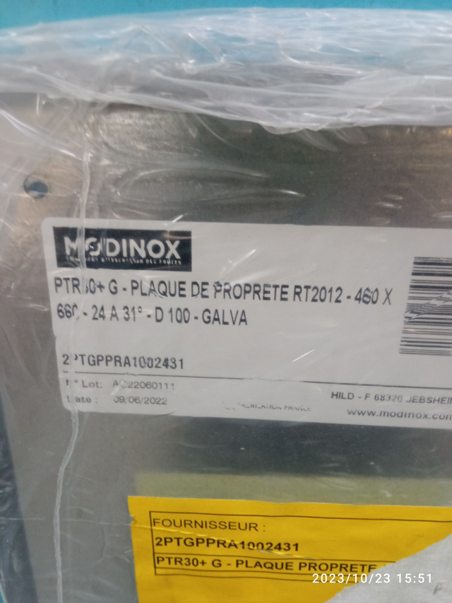 PTR30 - plaque de propreté sous rampant 530X400 32° à 38° D150 GALVA - 2PTGPPRA1503238 