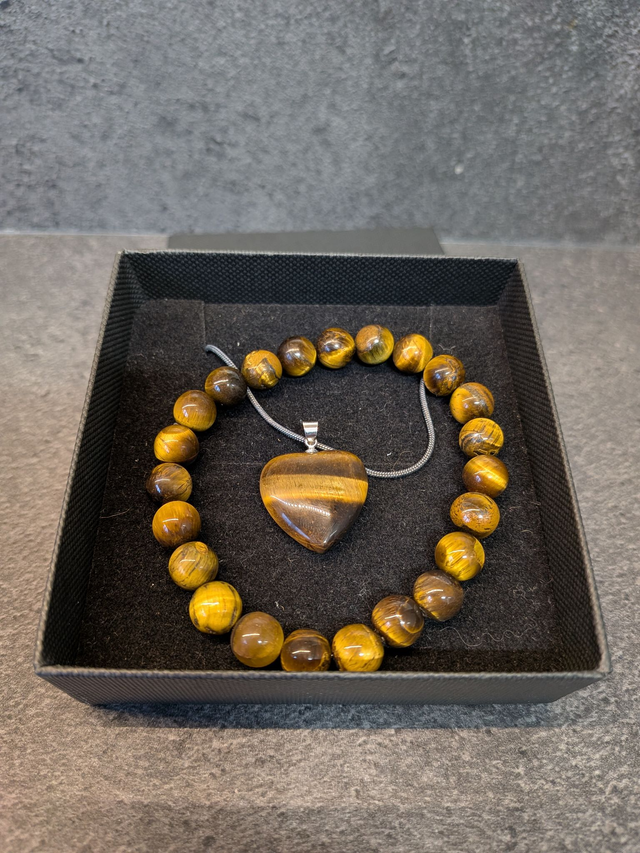 Tigers Eye bracelet and necklace set