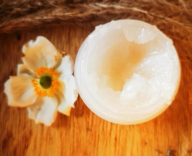 Baume gelée démaquillant à l'huile de monoï et de coco 30 grammes
