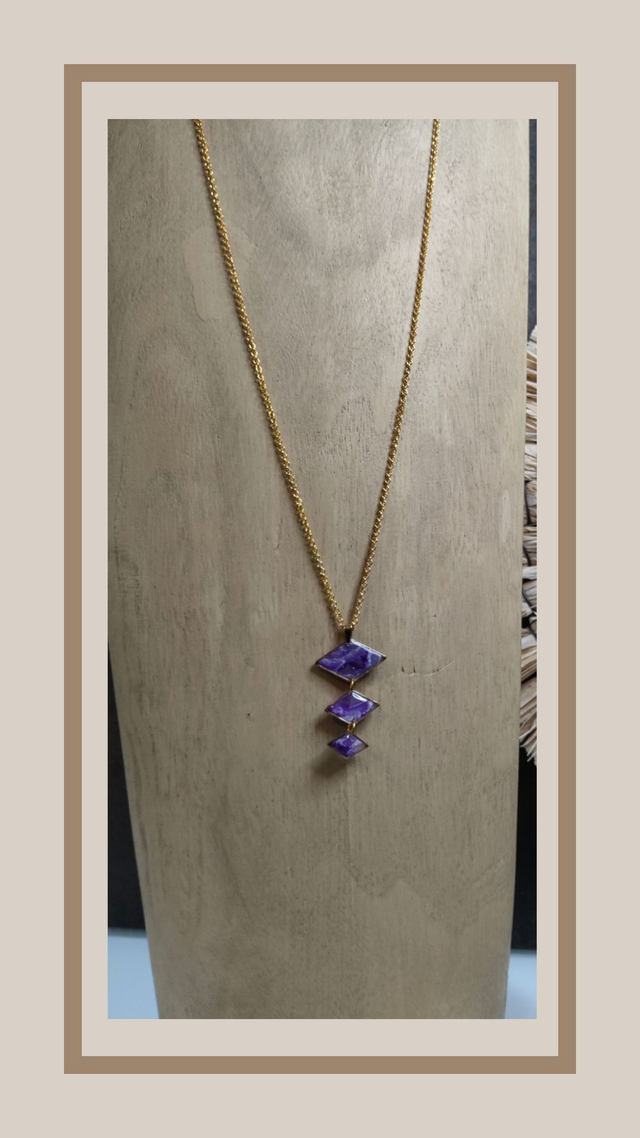 Collier faux améthyste losange 