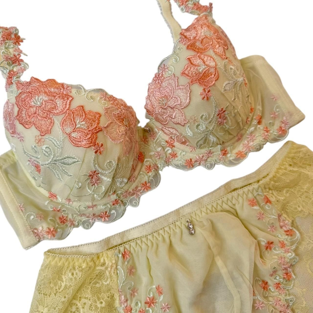 Yellow and orange embroidered bra and underwear set 34A  