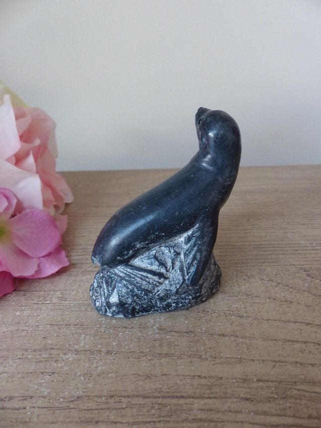 Figurine petit phoque sculpté en pierre de savon Wolf Original Canada, sculpture inuit otarie lion de mer, collection bébés animaux pierre