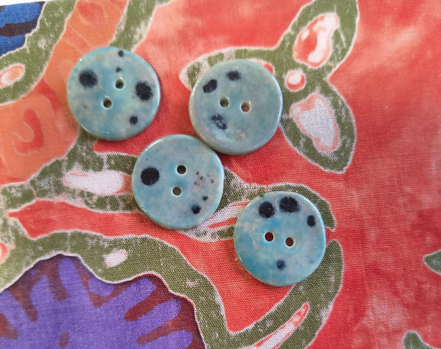 Boutons vert marbrés beige 