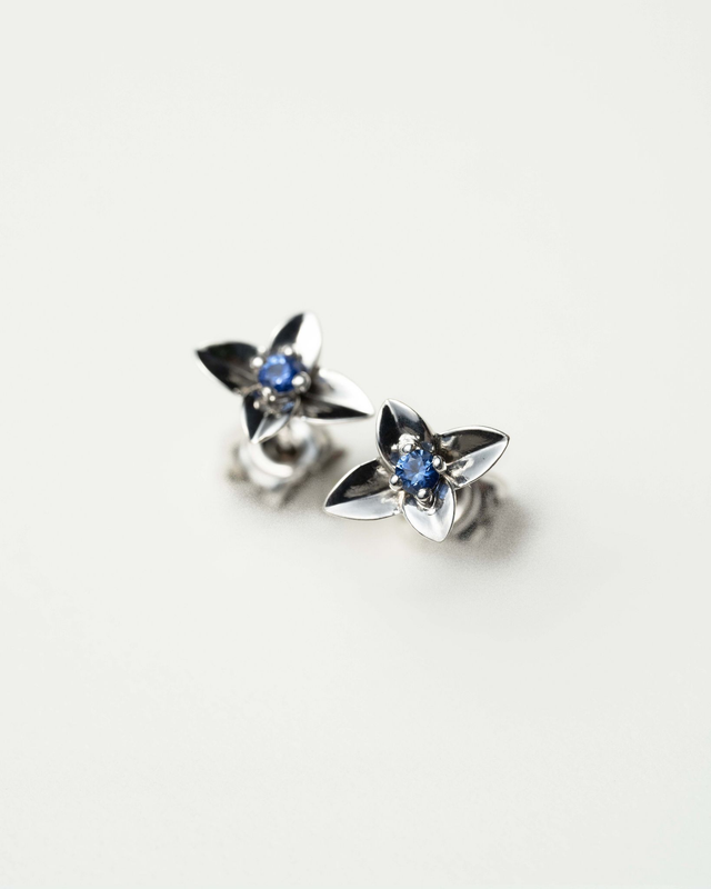 JOLIE DAPHNÉ - Puces d&#039;oreilles