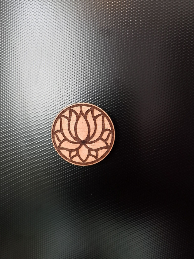 đ§Č Magnet en bois gravĂ© â 4 cm