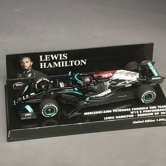 Mercedes Benz AMG W12 L.  Hamilton Bahrain GP 2021 Minichamps 1:43 Formel 1
