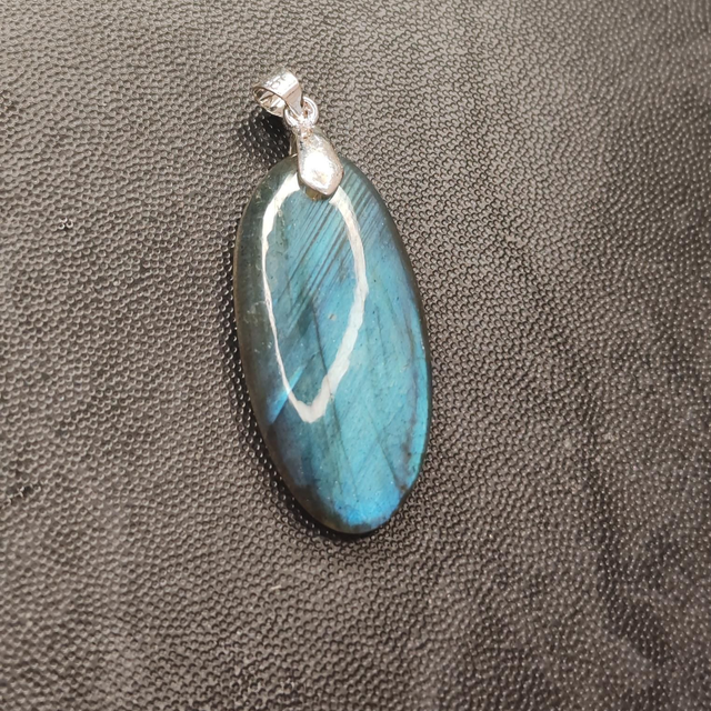 Pendentif labradorite Madagascar 