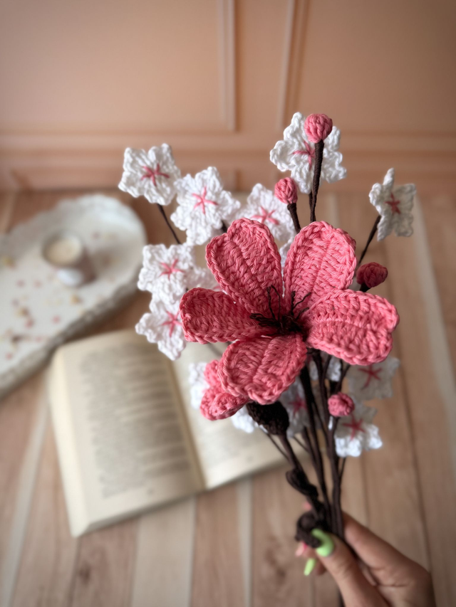Bouquet de fleurs de cerisier blanc et nielle des blés