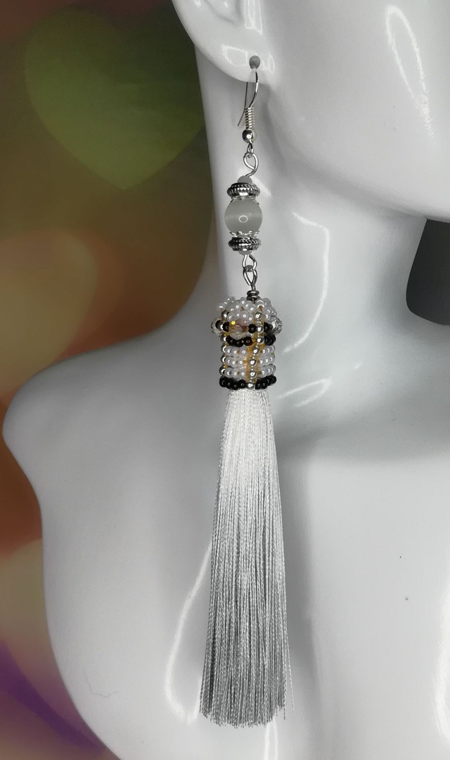 Boucles d'oreille Pompon gris